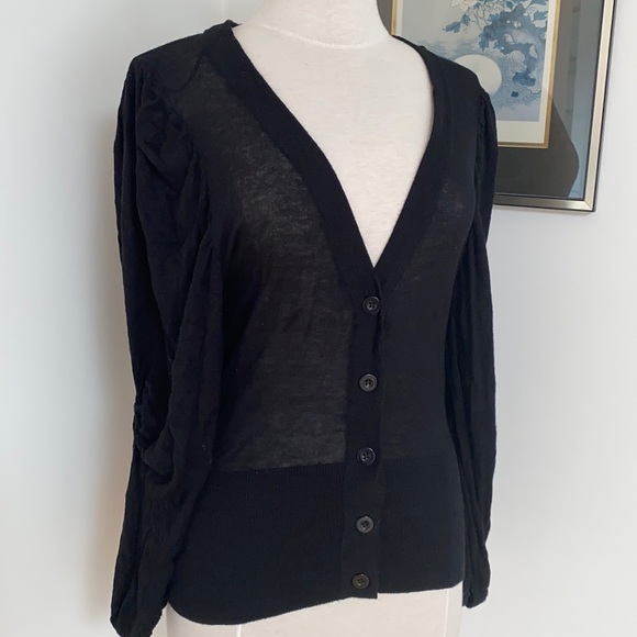 2/40$ 🛍 Black Vest - Picture 1 of 3